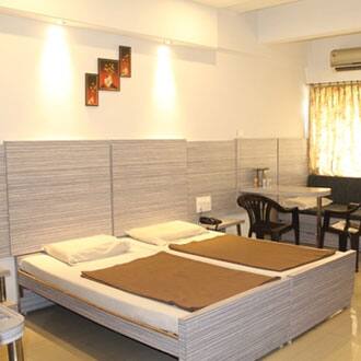 Seble Hotel Deluxe, Nashik 4